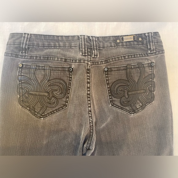Stonewashed Jeans “EMBELLISHED” - Picture 4 of 5